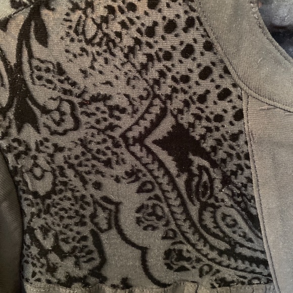 Black flowy blouse with a velvet embossed yoke -size small - Picture 3 of 6